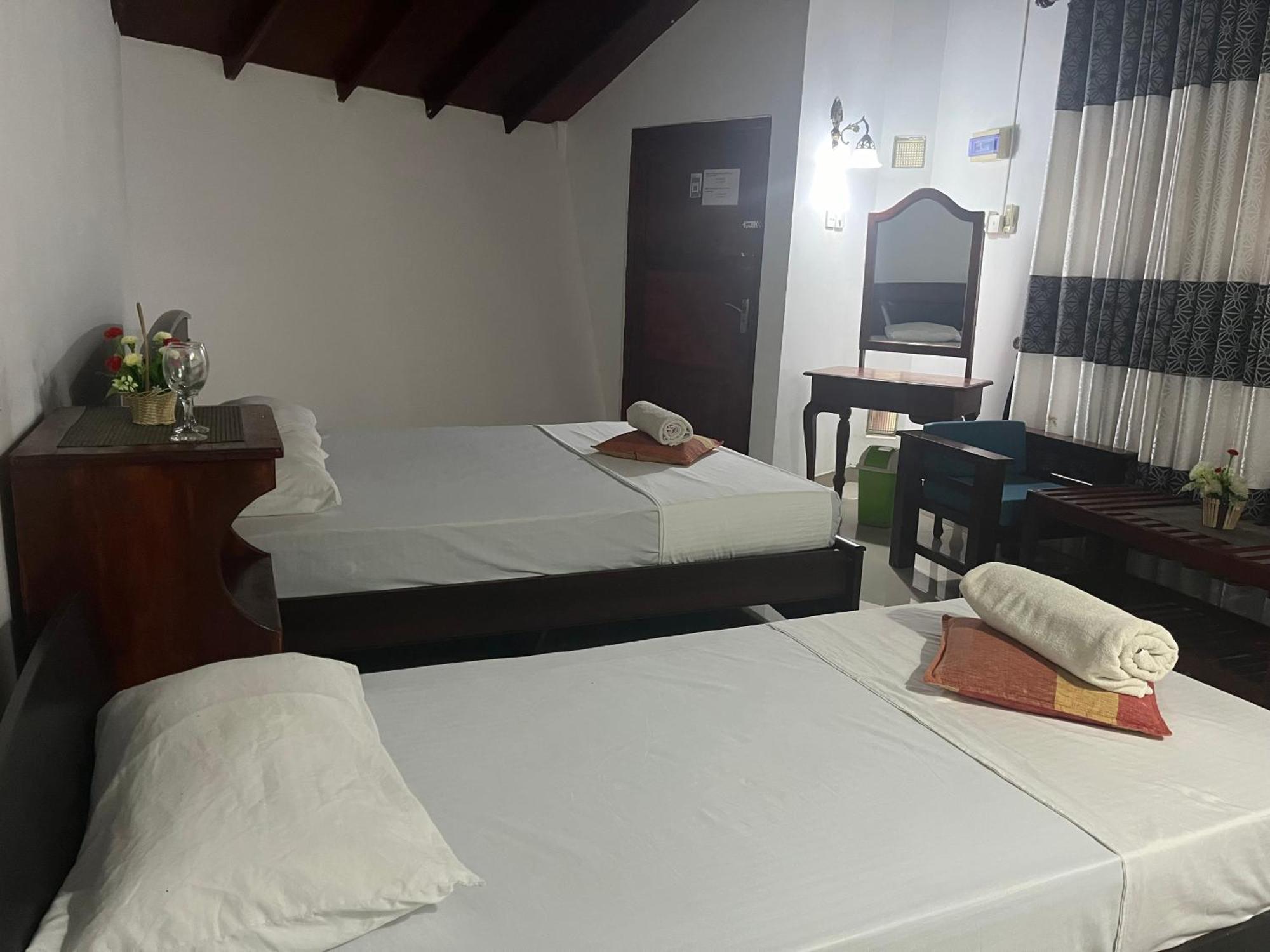 Royal Green Garden - Puttalam Exterior photo